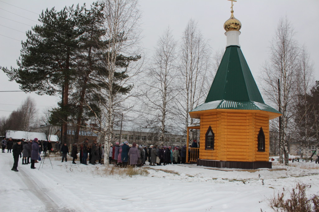 Святое озеро Каргополь часовня